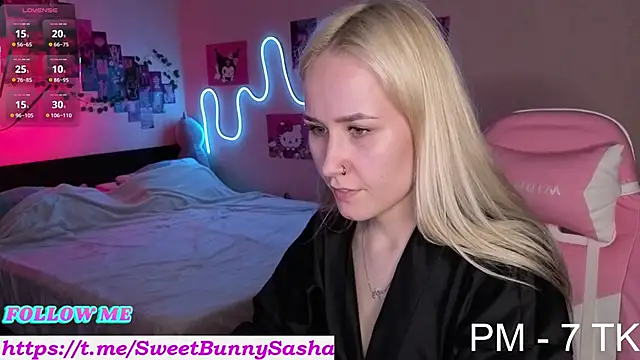 Snapshot of Bunny__of_love chatting on October 2025 05:13:02 PM Bunny of love online show from October 2025 05:13:02 PM