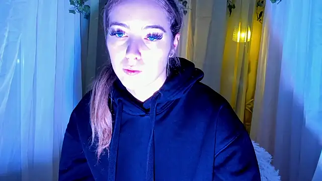 Snapshot of Lioneass chatting on December 2024 09:03:01 AM Lioneass online show from December 2024 09:03:01 AM