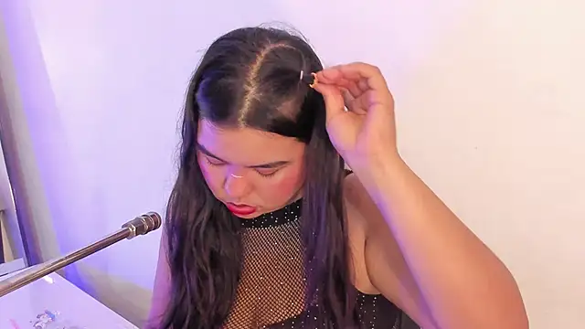 Snapshot of klhoe_boobs chatting on April 2026 04:32:01 AM klhoe boobs online show from April 2026 04:32:01 AM