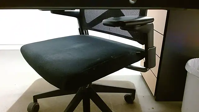 lovewalknaked online show from December 2025 04:38:01 PM