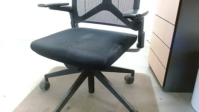 lovewalknaked online show from December 2025 10:44:02 AM