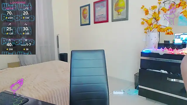 Lillianhot68 online show from November 2025 10:59:02 AM