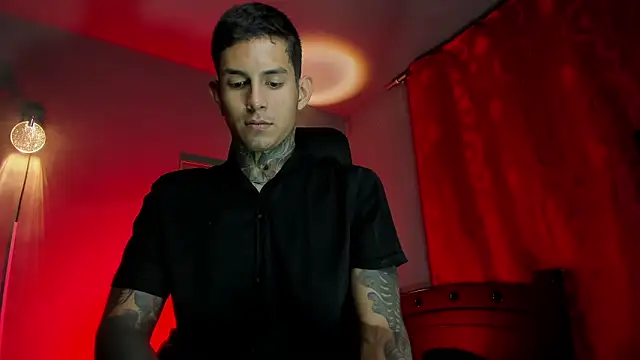 Snapshot of Travistanner_28 chatting on March 2026 12:39:01 AM Travistanner 28 online show from March 2026 12:39:01 AM