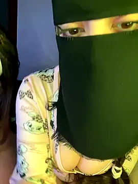 Snapshot of El-Jouri chatting on December 2025 12:08:01 AM El-Jouri online show from December 2025 12:08:01 AM