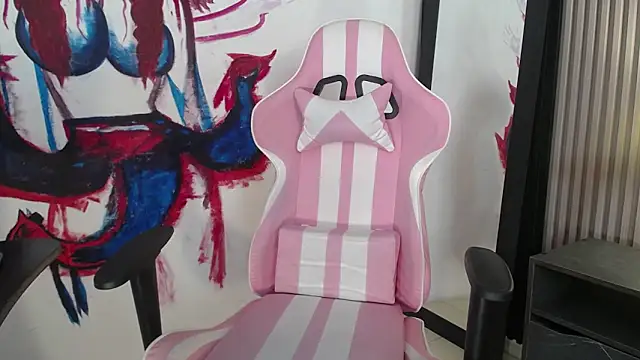kittyhouse hs online show from June 2026 07:56:02 PM