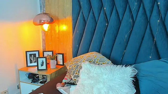 Snapshot of vallenope_11 chatting on February 2025 01:51:01 PM vallenope 11 online show from February 2025 01:51:01 PM