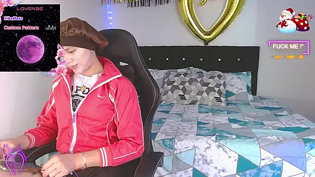 Snapshot of giuliana_andrade chatting on December 2025 01:47:01 AM giuliana andrade online show from December 2025 01:47:01 AM