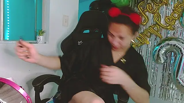 Snapshot of giuliana_andrade chatting on February 2026 12:22:02 AM giuliana andrade online show from February 2026 12:22:02 AM