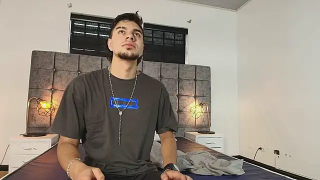 Amadeo Wild online show from March 2025 12:34:01 PM