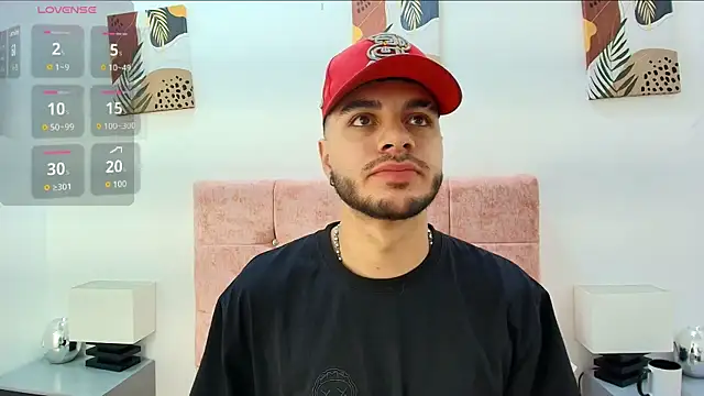 Amadeo Wild online show from October 2025 03:23:02 PM