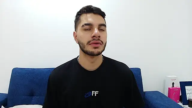 Amadeo Wild online show from February 2026 02:32:02 PM