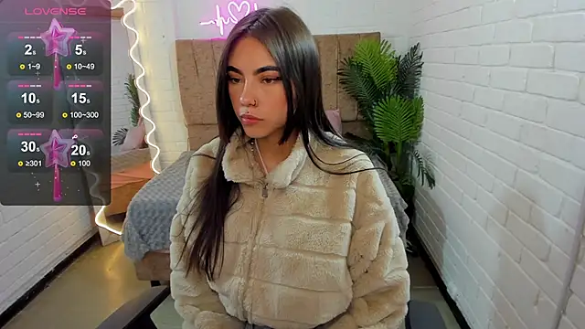 Roxanne tay online show from January 2025 07:26:02 PM