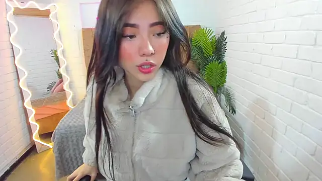 Roxanne tay online show from February 2025 07:16:02 PM