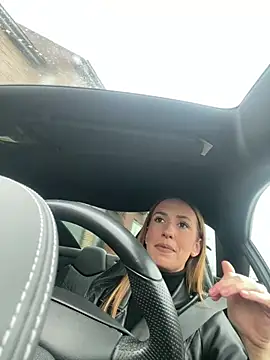 lola tentatiion online show from February 2025 09:45:02 AM