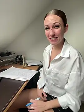 lola tentatiion online show from March 2025 09:32:02 AM