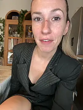 lola tentatiion online show from November 2025 08:46:02 AM