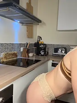 Snapshot of lola_tentatiion chatting on March 2026 08:15:02 PM lola tentatiion online show from March 2026 08:15:02 PM