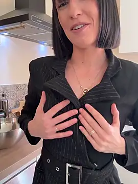 Snapshot of lola_tentatiion chatting on March 2026 09:04:01 AM lola tentatiion online show from March 2026 09:04:01 AM