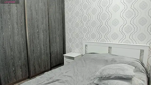 Snapshot of EmberShy chatting on December 2024 06:06:02 PM EmberShy online show from December 2024 06:06:02 PM