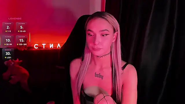 Snapshot of MilaAsh chatting on March 2026 04:39:02 AM MilaAsh online show from March 2026 04:39:02 AM