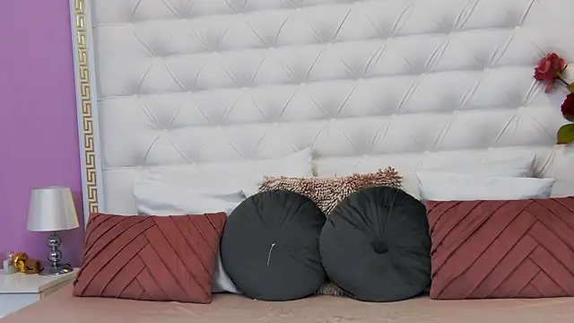 Lenna Paul online show from March 2025 07:27:02 AM