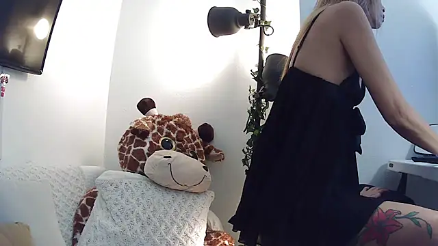 Snapshot of mysterymel chatting on March 2025 05:22:01 PM mysterymel online show from March 2025 05:22:01 PM