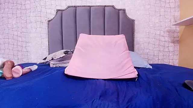 Snapshot of luce_williams chatting on March 2025 01:19:01 AM luce williams online show from March 2025 01:19:01 AM