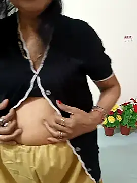 Snapshot of Saroj-Shah chatting on October 2025 05:07:01 AM Saroj-Shah online show from October 2025 05:07:01 AM