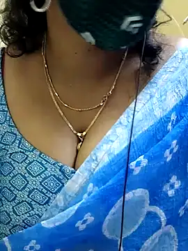 Snapshot of mallu-sumi chatting on January 2025 05:28:02 PM mallu-sumi online show from January 2025 05:28:02 PM