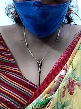 Snapshot of mallu-sumi chatting on February 2025 10:10:01 PM mallu-sumi online show from February 2025 10:10:01 PM