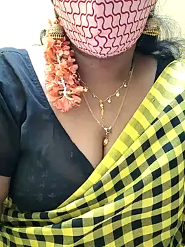 Snapshot of mallu-sumi chatting on February 2025 04:44:01 PM mallu-sumi online show from February 2025 04:44:01 PM