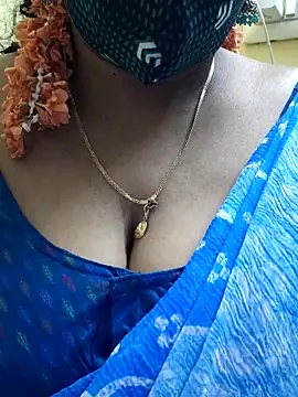 Snapshot of mallu-sumi chatting on February 2025 06:35:02 PM mallu-sumi online show from February 2025 06:35:02 PM