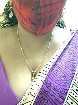 Snapshot of mallu-sumi chatting on February 2025 01:57:01 PM mallu-sumi online show from February 2025 01:57:01 PM