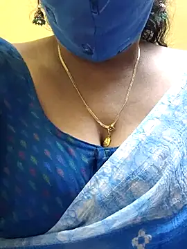 Snapshot of mallu-sumi chatting on February 2025 07:28:02 PM mallu-sumi online show from February 2025 07:28:02 PM