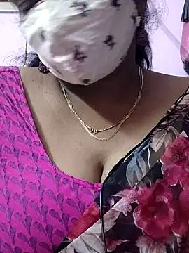 Snapshot of mallu-sumi chatting on November 2025 06:20:02 PM mallu-sumi online show from November 2025 06:20:02 PM