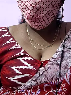 Snapshot of mallu-sumi chatting on November 2025 06:18:01 PM mallu-sumi online show from November 2025 06:18:01 PM