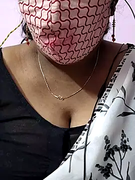 Snapshot of mallu-sumi chatting on November 2025 05:06:01 PM mallu-sumi online show from November 2025 05:06:01 PM