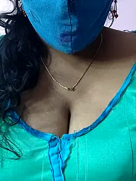 Snapshot of mallu-sumi chatting on November 2025 03:27:02 AM mallu-sumi online show from November 2025 03:27:02 AM