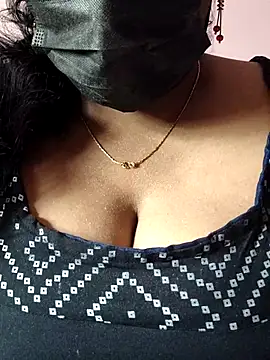 Snapshot of mallu-sumi chatting on November 2025 04:15:01 AM mallu-sumi online show from November 2025 04:15:01 AM