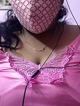 Snapshot of mallu-sumi chatting on December 2025 06:05:01 PM mallu-sumi online show from December 2025 06:05:01 PM