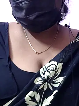 Snapshot of mallu-sumi chatting on December 2025 04:45:02 PM mallu-sumi online show from December 2025 04:45:02 PM