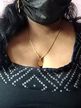 Snapshot of mallu-sumi chatting on April 2026 04:34:01 AM mallu-sumi online show from April 2026 04:34:01 AM