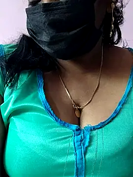 Snapshot of mallu-sumi chatting on April 2026 04:28:02 AM mallu-sumi online show from April 2026 04:28:02 AM