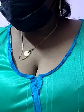 Snapshot of mallu-sumi chatting on April 2026 05:50:02 PM mallu-sumi online show from April 2026 05:50:02 PM