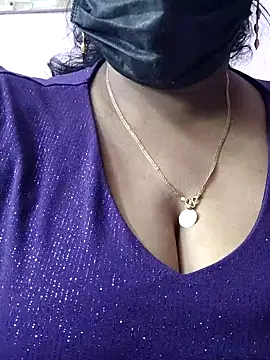 Snapshot of mallu-sumi chatting on April 2026 04:17:01 AM mallu-sumi online show from April 2026 04:17:01 AM