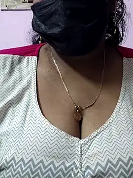 Snapshot of mallu-sumi chatting on April 2026 05:58:02 PM mallu-sumi online show from April 2026 05:58:02 PM