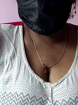 Snapshot of mallu-sumi chatting on April 2026 03:09:01 AM mallu-sumi online show from April 2026 03:09:01 AM