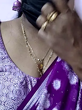 Snapshot of mallu-sumi chatting on April 2026 06:44:02 PM mallu-sumi online show from April 2026 06:44:02 PM