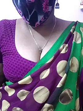 Snapshot of mallu-sumi chatting on April 2026 06:05:02 PM mallu-sumi online show from April 2026 06:05:02 PM