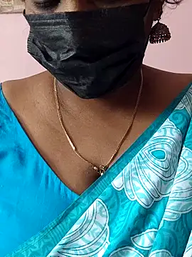 Snapshot of mallu-sumi chatting on April 2026 06:44:01 AM mallu-sumi online show from April 2026 06:44:01 AM